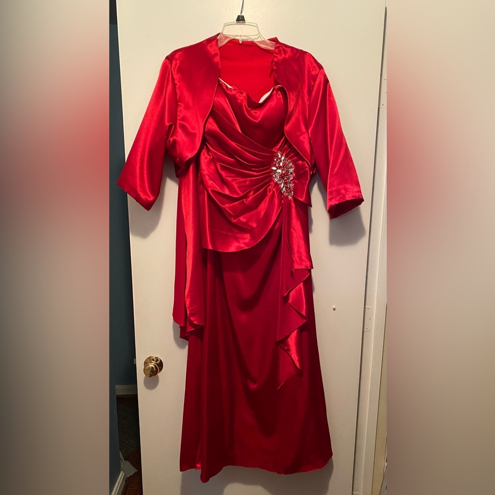 Mary’s bridal elegant dress
